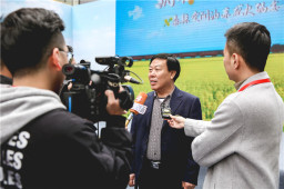 FB体育官方网站(中国)有限公司首次开放火锅底料生产基地让同行及媒体参观